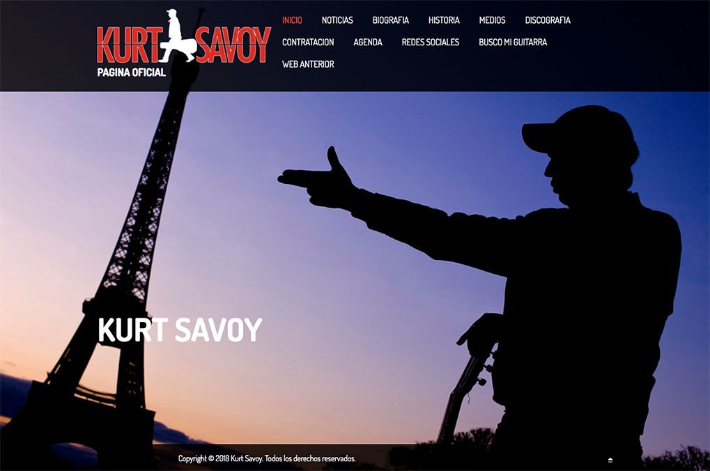 Silueta de Kurt Savoy el rey del silbido con la Torre Eiffel en París