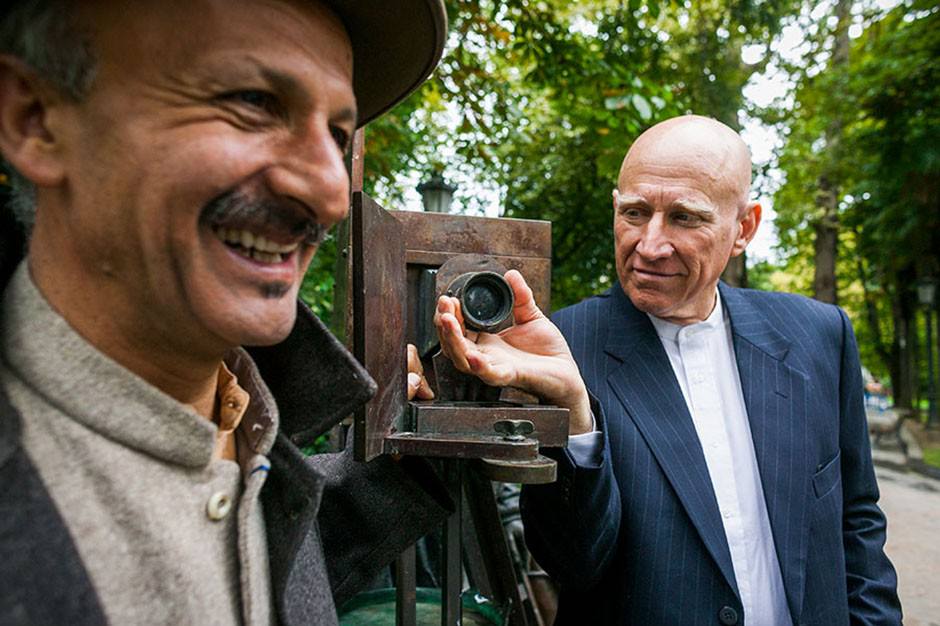 Reza Deghati y Sebastiao Salgado en el parque San Francisco de Oviedo Premios Príncipe de Asturias